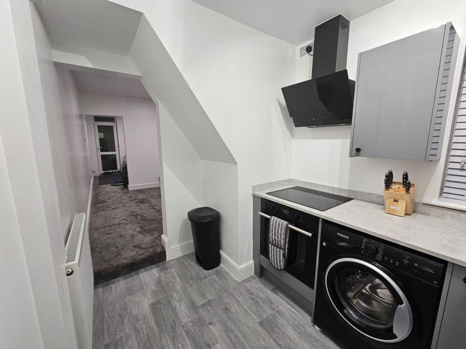Newly Renovated 2 Bed With Garden & Parking Ipswich